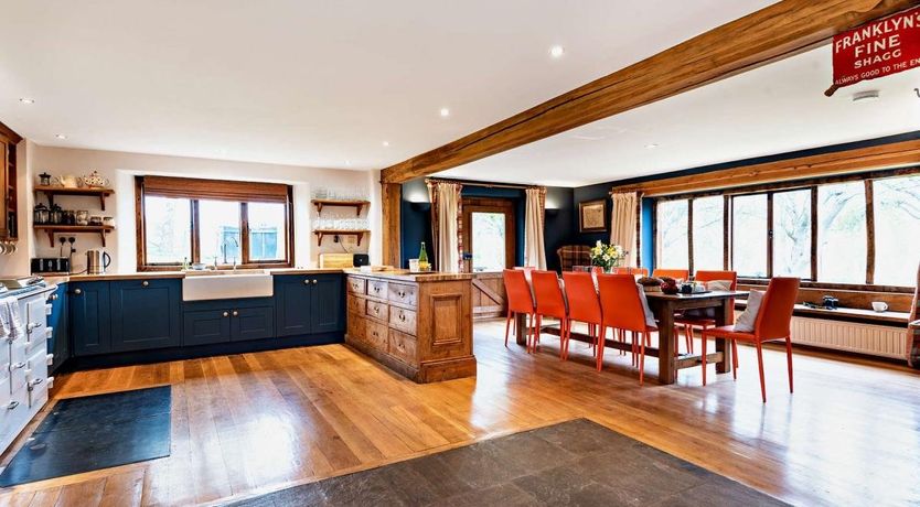 Photo of 5 Bed in Llanigon