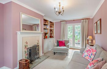 2 Bed in Colchester Holiday Cottage