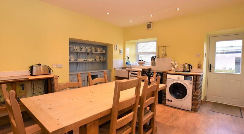 Photo of 4 Bed in Whaley Bridge