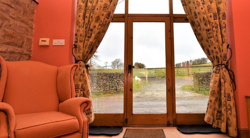 Photo of 4 Bed in Whaley Bridge