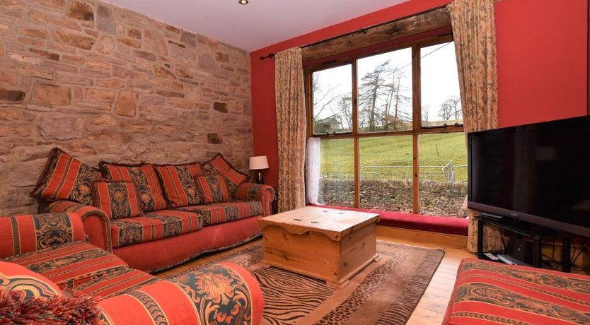 Photo of 4 Bed in Whaley Bridge