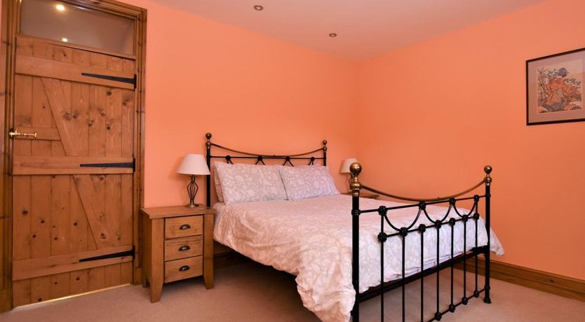 Photo of 4 Bed in Whaley Bridge