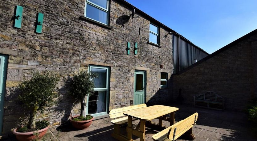 Photo of 4 Bed in Whaley Bridge