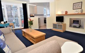 Photo of Apartment in Edinburgh and Lothians