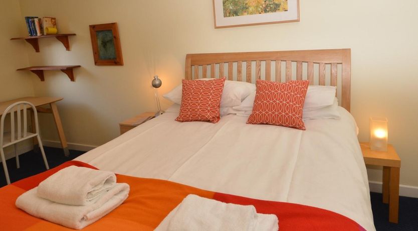 Photo of 1 Bed in Edinburgh