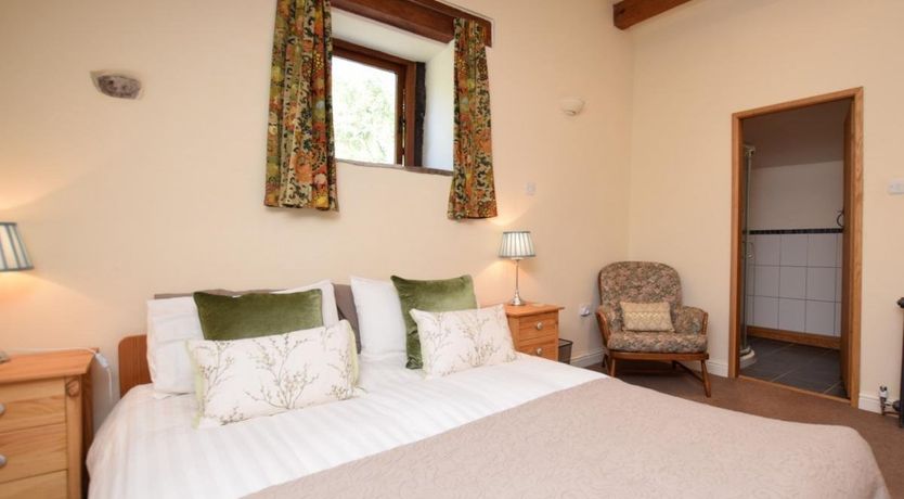 Photo of 2 Bed in Whaley Bridge