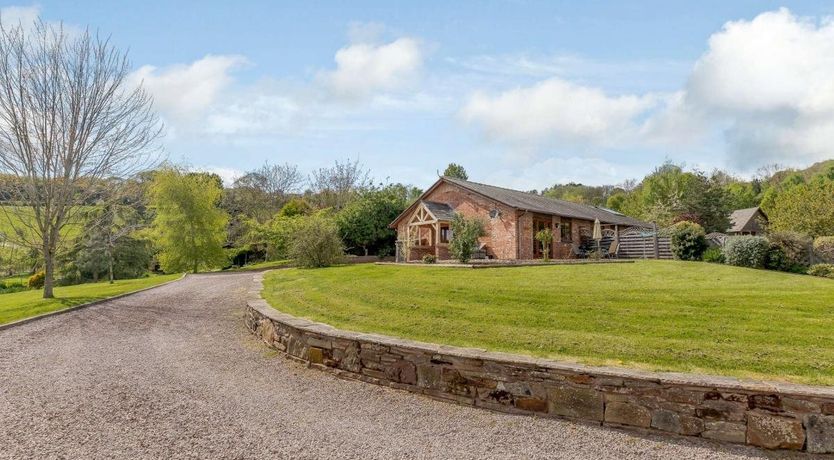 Photo of 2 Bed in Clifton-on-Teme