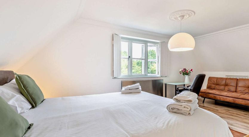 Photo of 2 Bed in Bedford