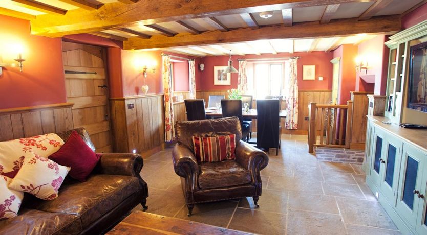 Photo of 5 Bed in Hay-on-Wye