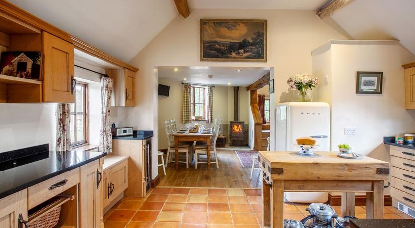 Photo of 4 Bed in Tirley