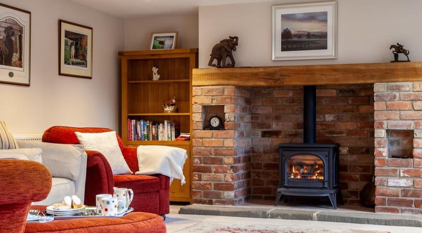 Photo of 4 Bed in Tirley