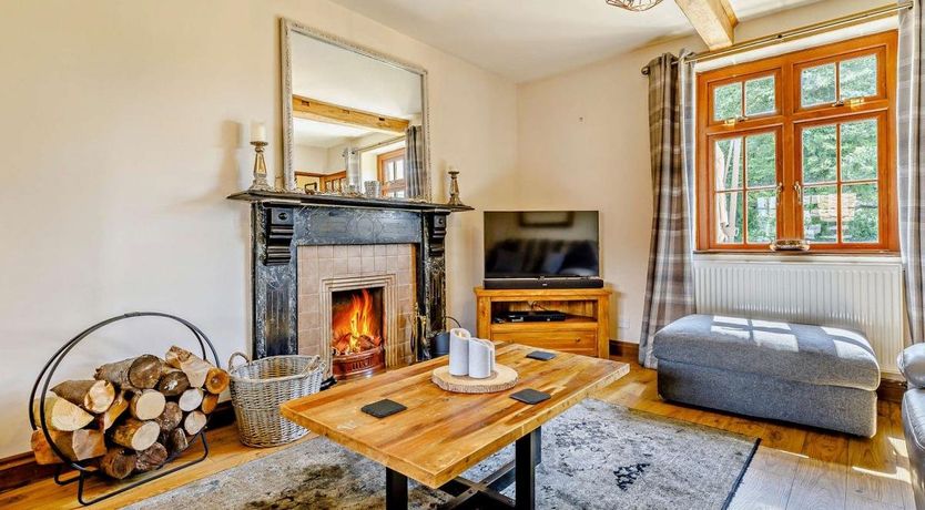 Photo of 4 Bed in Madley