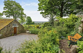 in Bradfield Dale (PK417) Holiday Cottage