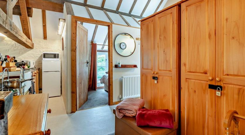 Photo of 1 Bed in Bradfield Dale