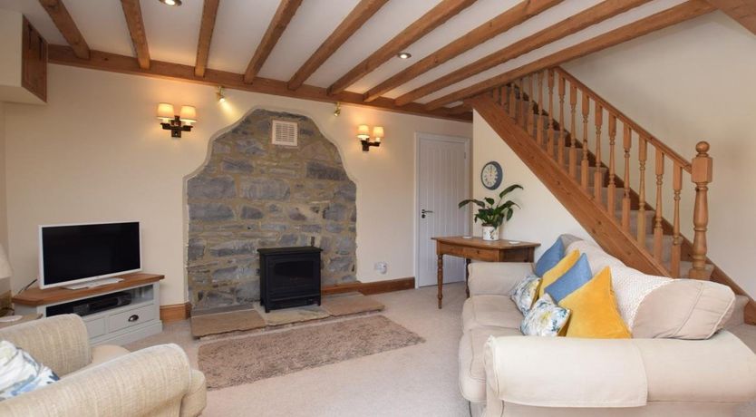 Photo of 2 Bed in Ashford in the Water