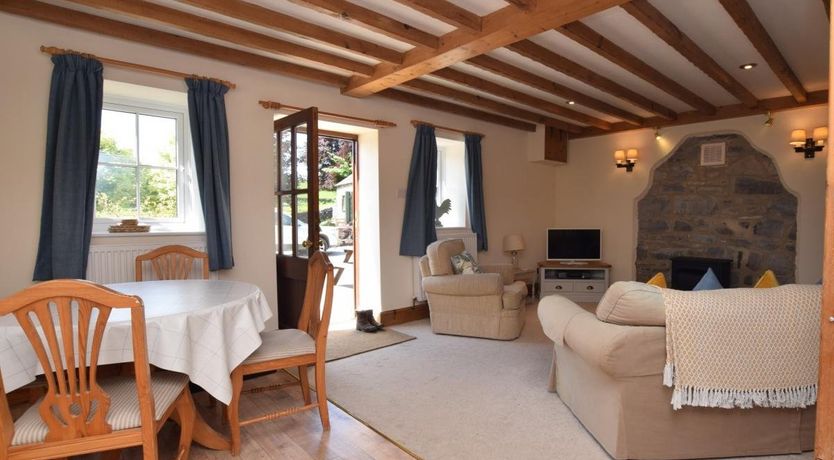 Photo of 2 Bed in Ashford in the Water