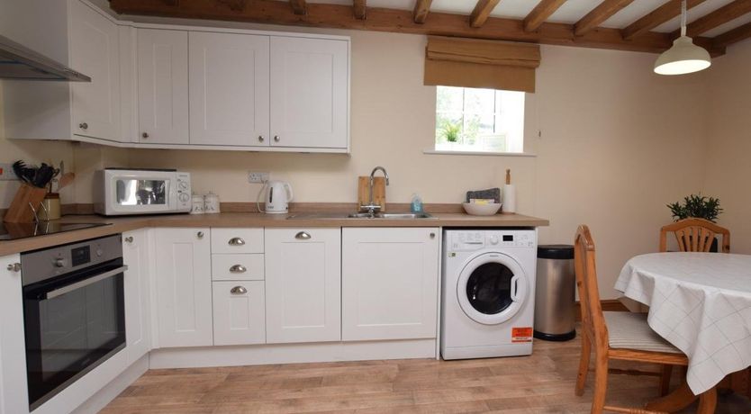 Photo of 2 Bed in Ashford in the Water