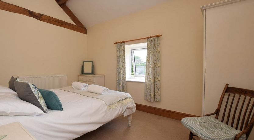 Photo of 2 Bed in Ashford in the Water