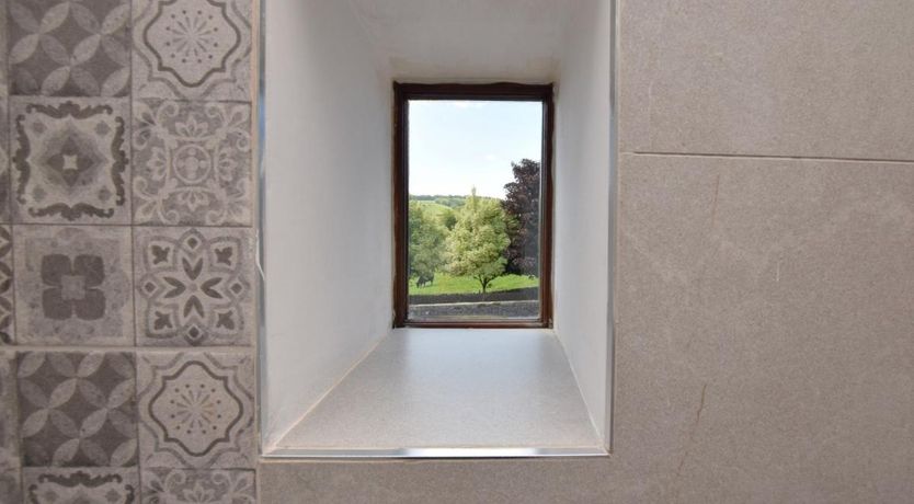 Photo of 2 Bed in Ashford in the Water