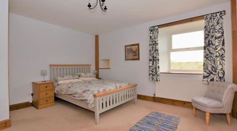 Photo of 4 Bed in Whaley Bridge