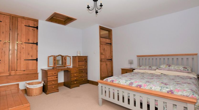 Photo of 4 Bed in Whaley Bridge