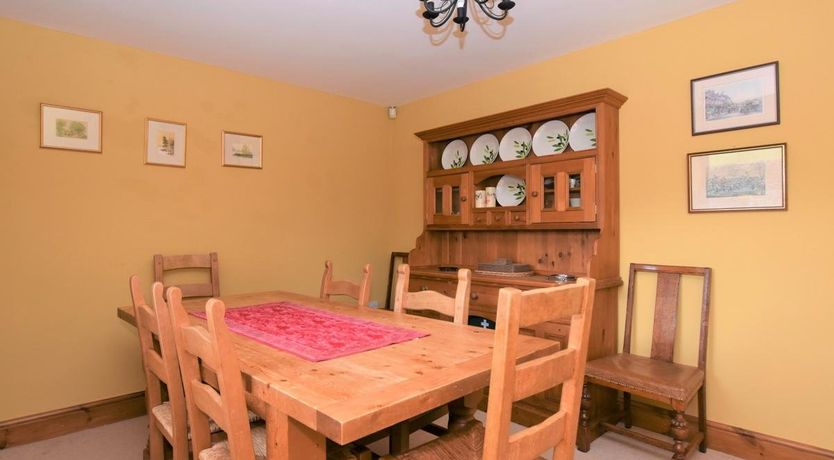 Photo of 4 Bed in Whaley Bridge