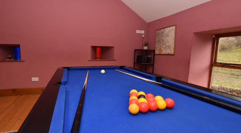 Photo of 4 Bed in Whaley Bridge