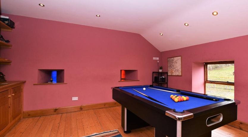 Photo of 4 Bed in Whaley Bridge