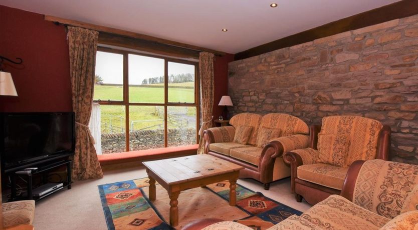 Photo of 4 Bed in Whaley Bridge