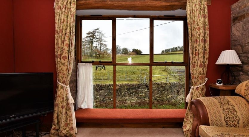 Photo of 4 Bed in Whaley Bridge