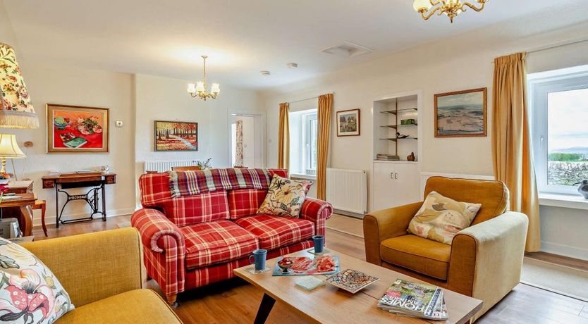 Photo of 2 Bed in Broughty Ferry