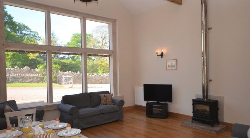 Photo of 3 Bed in Burrington