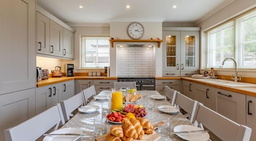 Photo of 4 Bed in Tibbermore