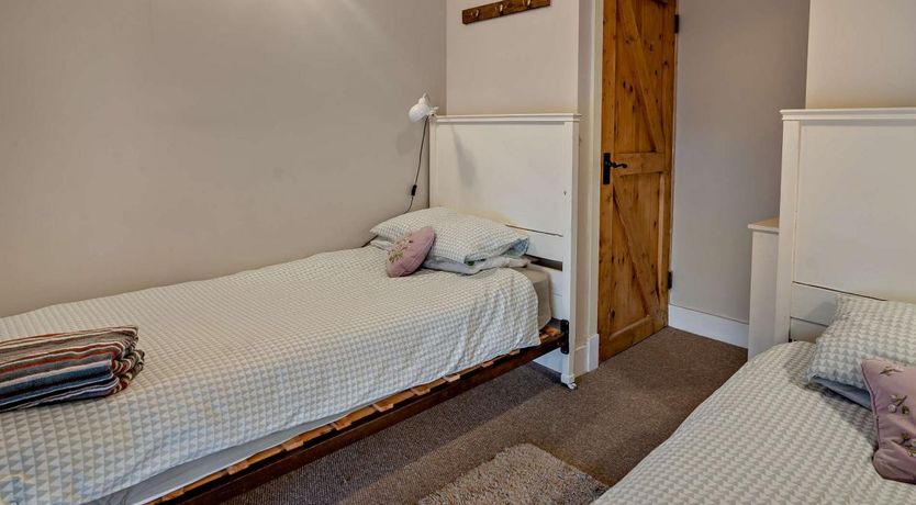 Photo of 2 Bed in Cwmgiedd