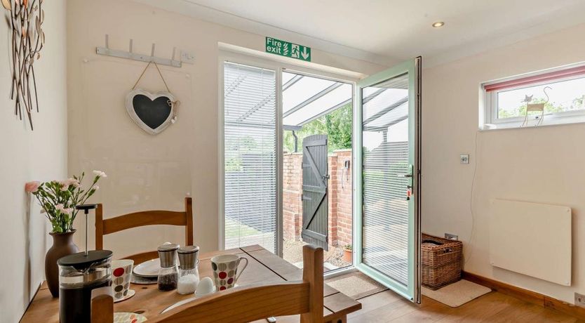 Photo of 1 Bed in Strumpshaw