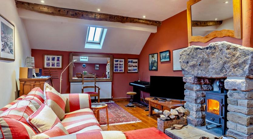 Photo of 1 Bed in Combs