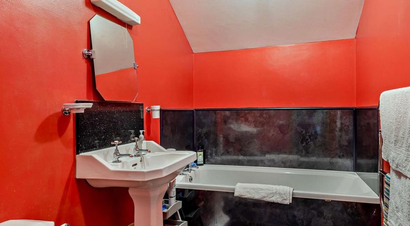 Photo of 1 Bed in Combs