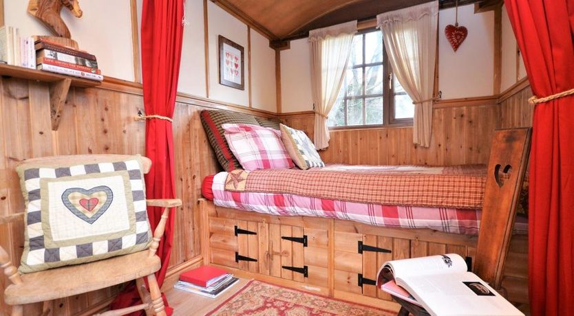 Photo of 1 Bed in Craswall