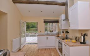 Photo of 4 Bed in Sheffield