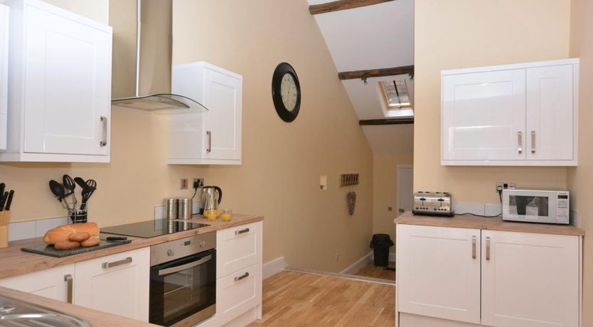 Photo of 4 Bed in Sheffield