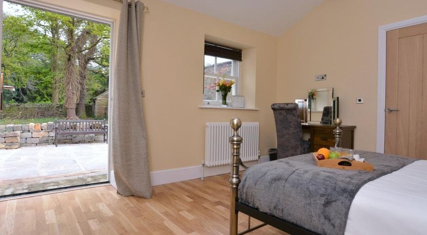 Photo of 4 Bed in Wortley