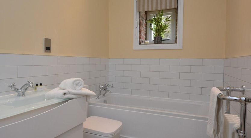 Photo of 4 Bed in Sheffield