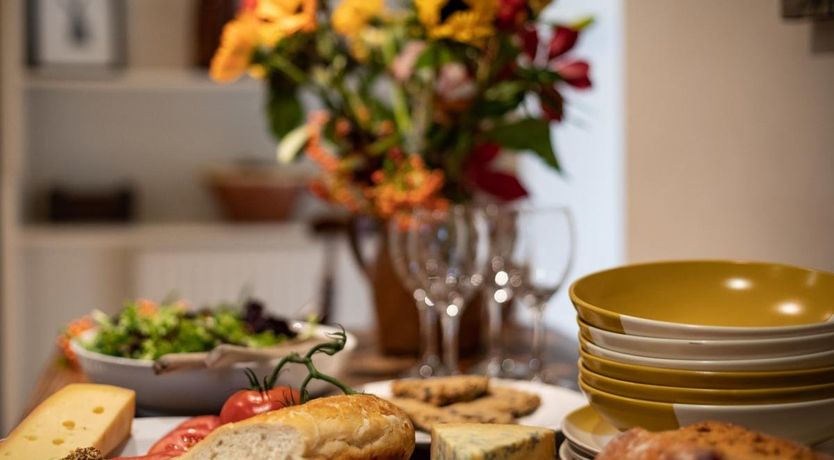 Photo of 3 Bed in Combe Hay