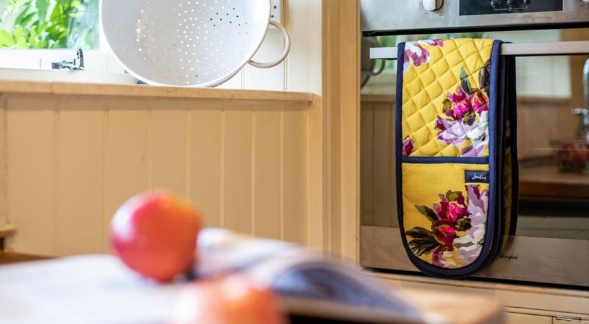 Photo of 3 Bed in Combe Hay