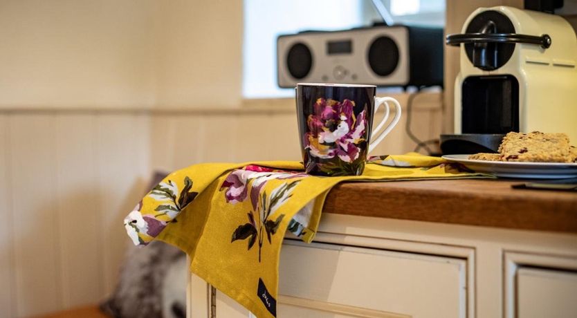 Photo of 3 Bed in Combe Hay