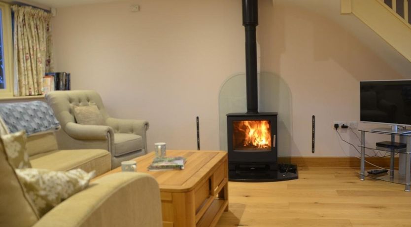 Photo of 2 Bed in Winford