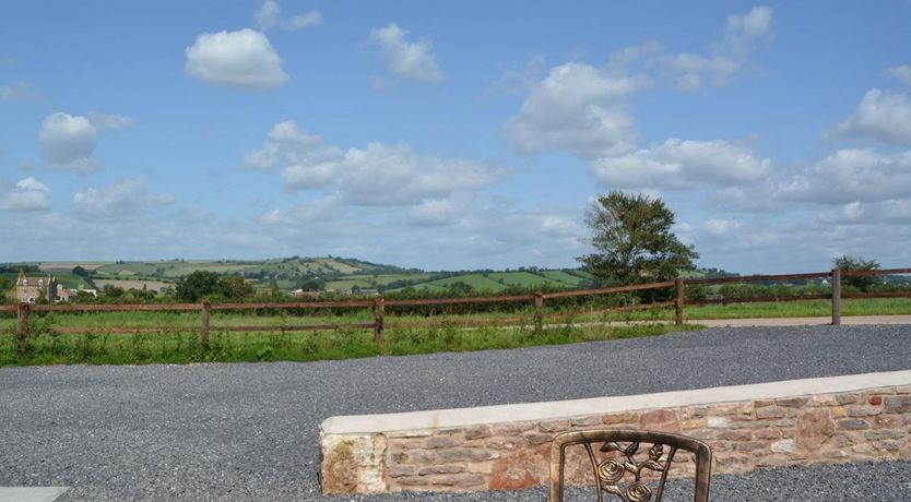 Photo of 2 Bed in Stanton Drew