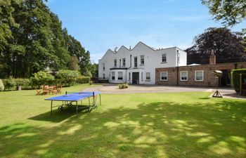 4 Bed in York Holiday Cottage