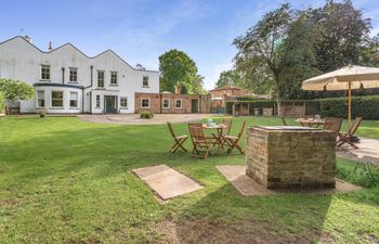4 Bed in York Holiday Cottage