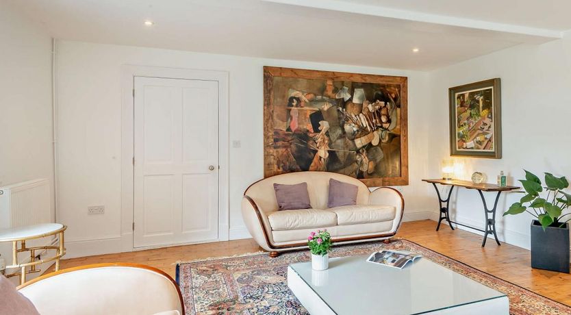 Photo of 5 Bed in Hoveton